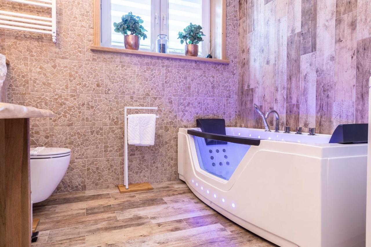Bunia W Zakopanem Z Jacuzzi Lejlighed Eksteriør billede