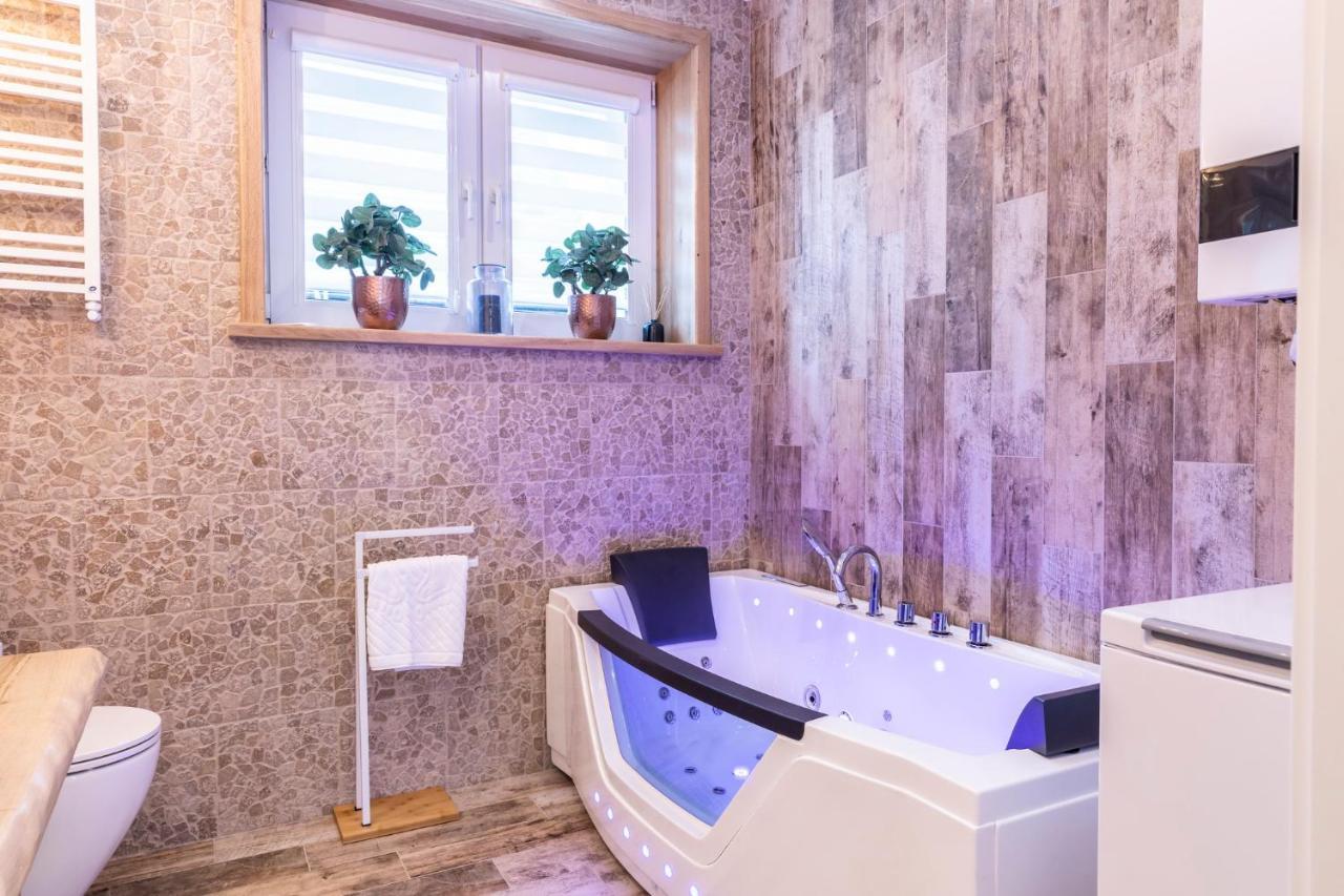 Bunia W Zakopanem Z Jacuzzi Lejlighed Eksteriør billede